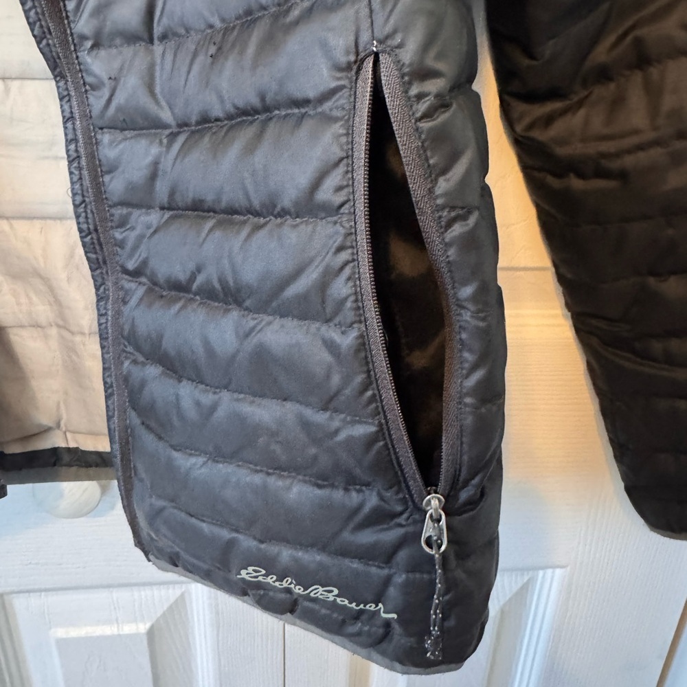 Eddie Bauer Women’s Black Puffer Jacket EB700 Series Size Small Broken Zipper - Picture 4 of 13
